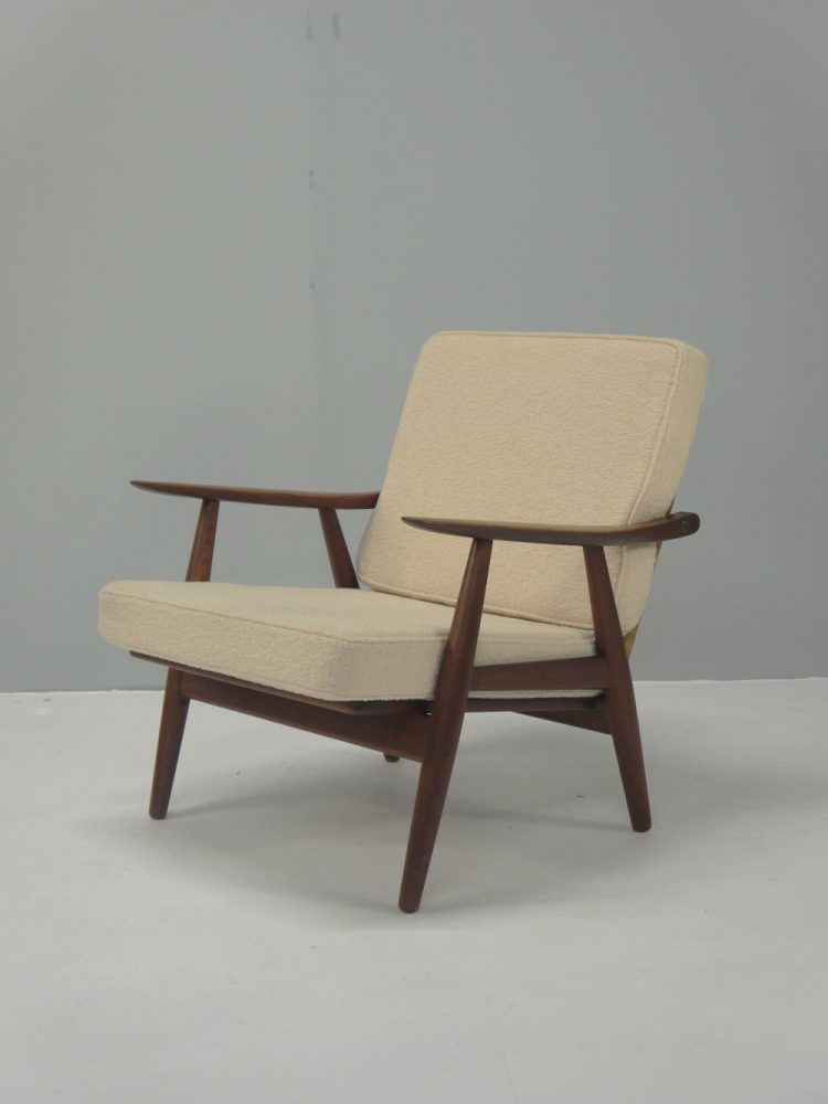 Hans Wegner – Rare Pair of Early Production GE270 Lounge Chair with Cane Back