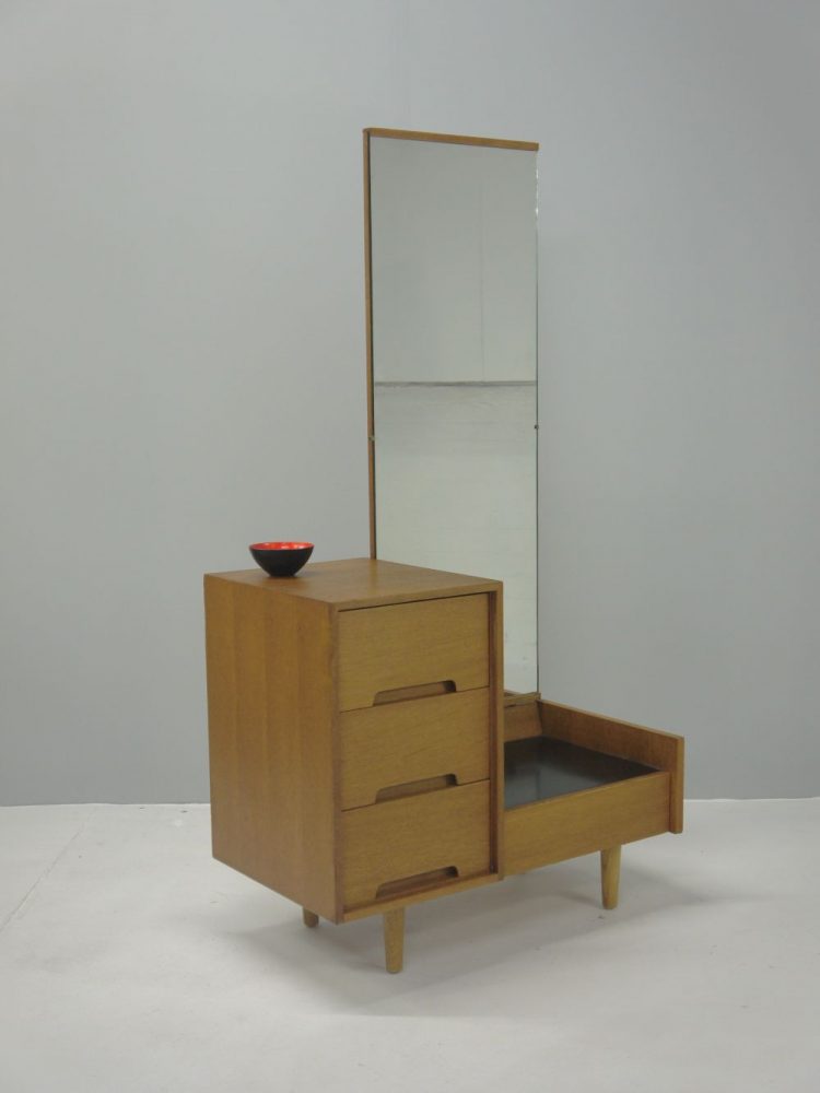John and Sylvia Reid – ‘C’ Range Oak Dresser for Stag Furniture
