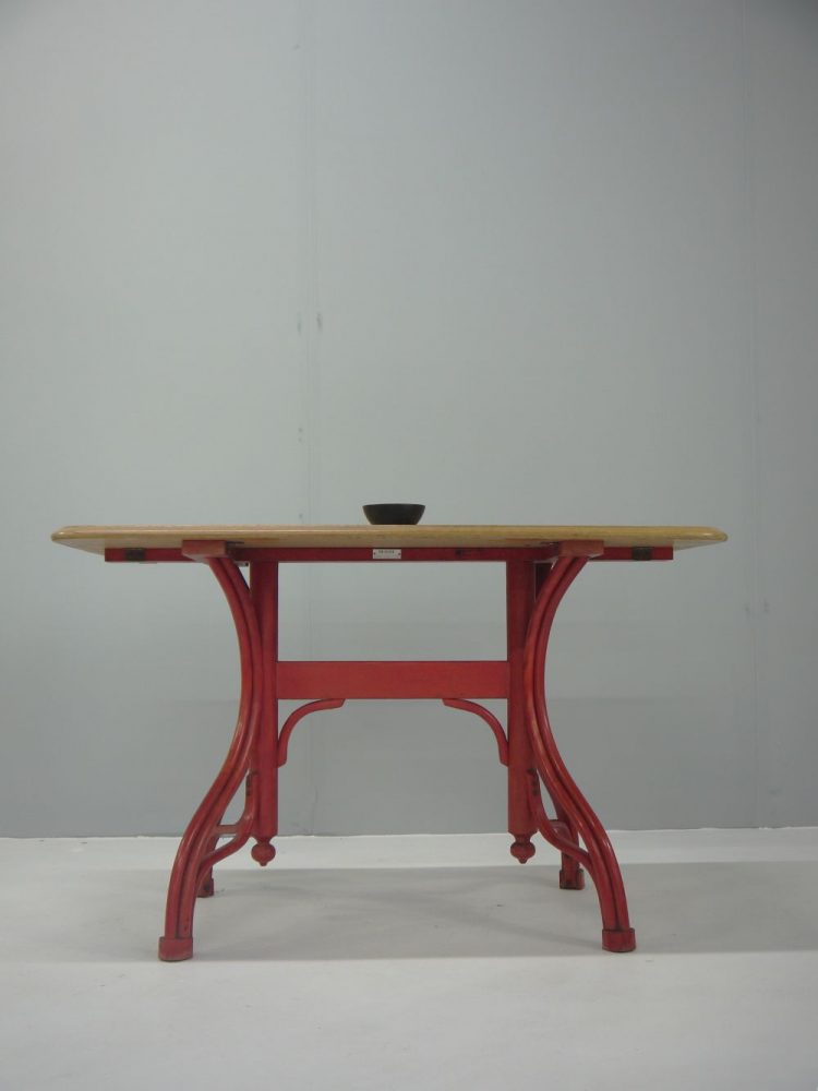 Thonet – Bentwood Brasserie Table