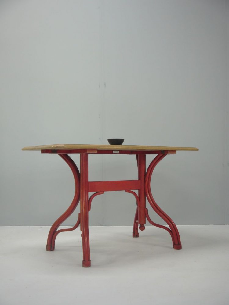 Thonet – Bentwood Brasserie Table