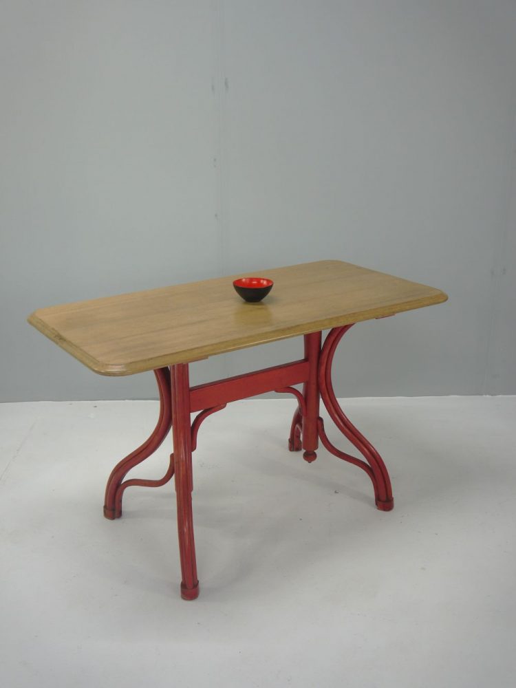 Thonet – Bentwood Brasserie Table