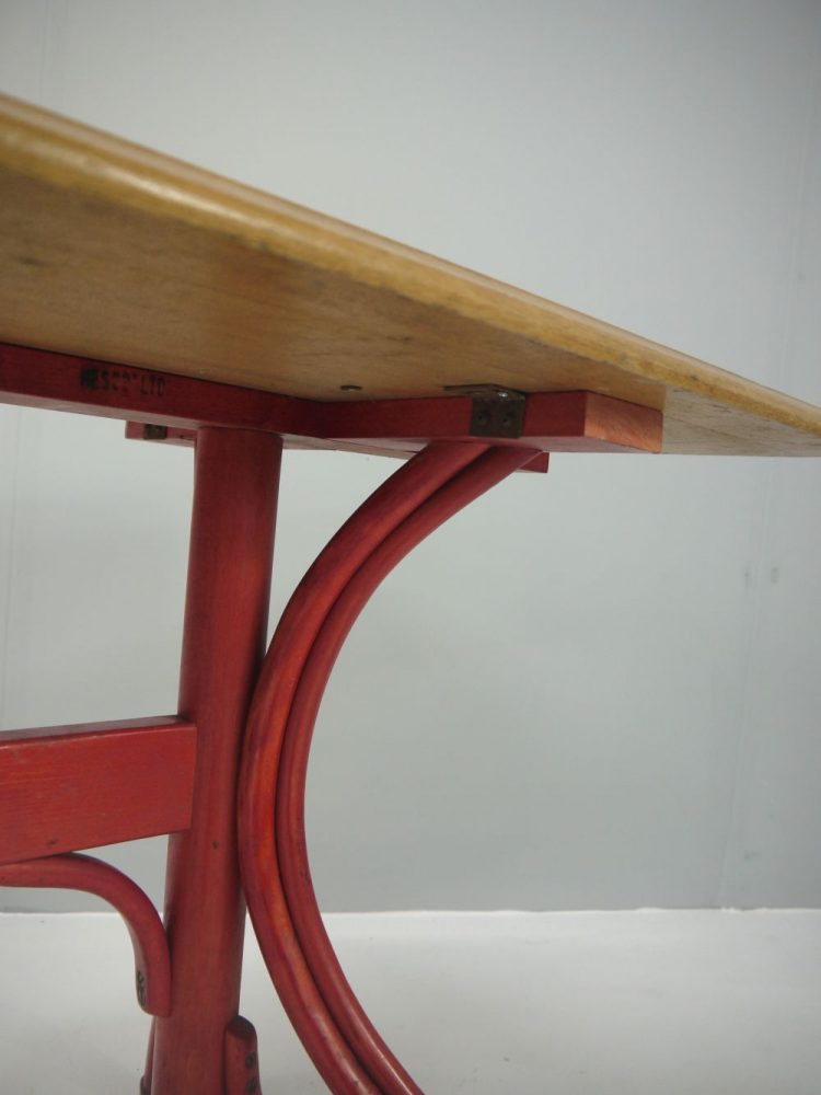 Thonet – Bentwood Brasserie Table