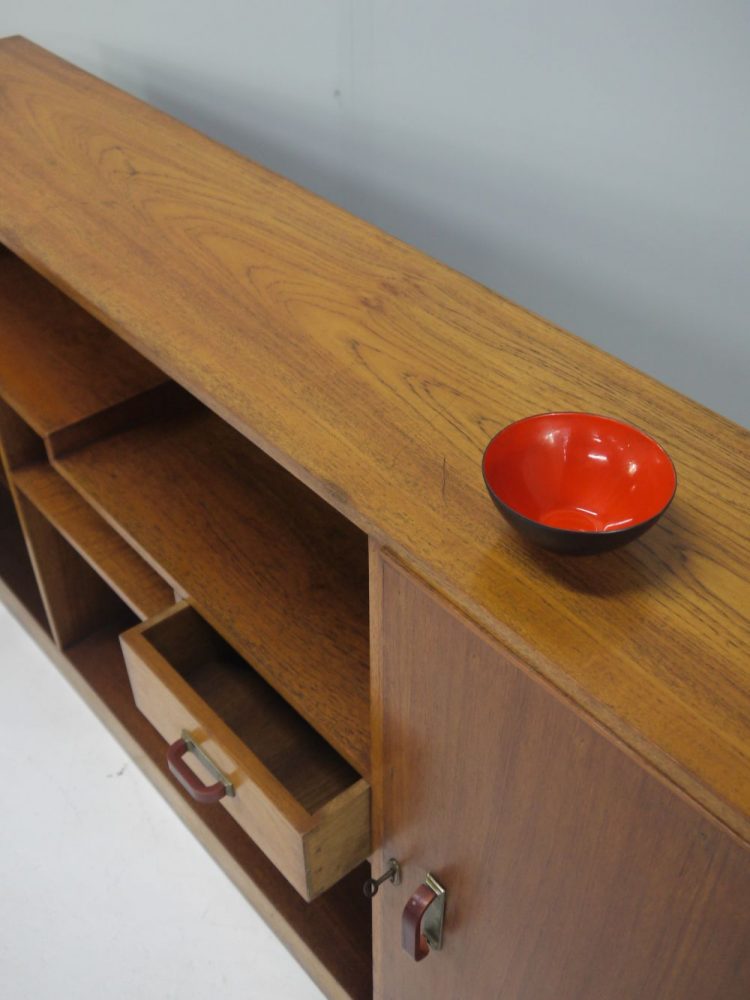 Bauhaus – Bookcase Cabinet