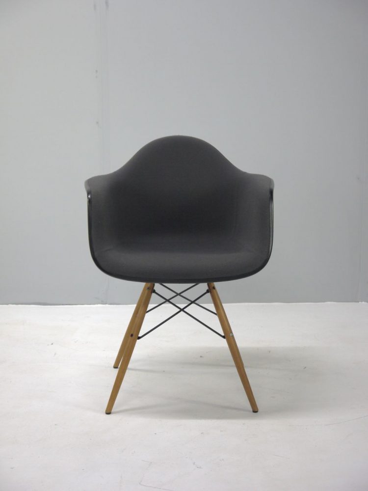 Charles and Ray Eames – Original Vitra Dowel Chair