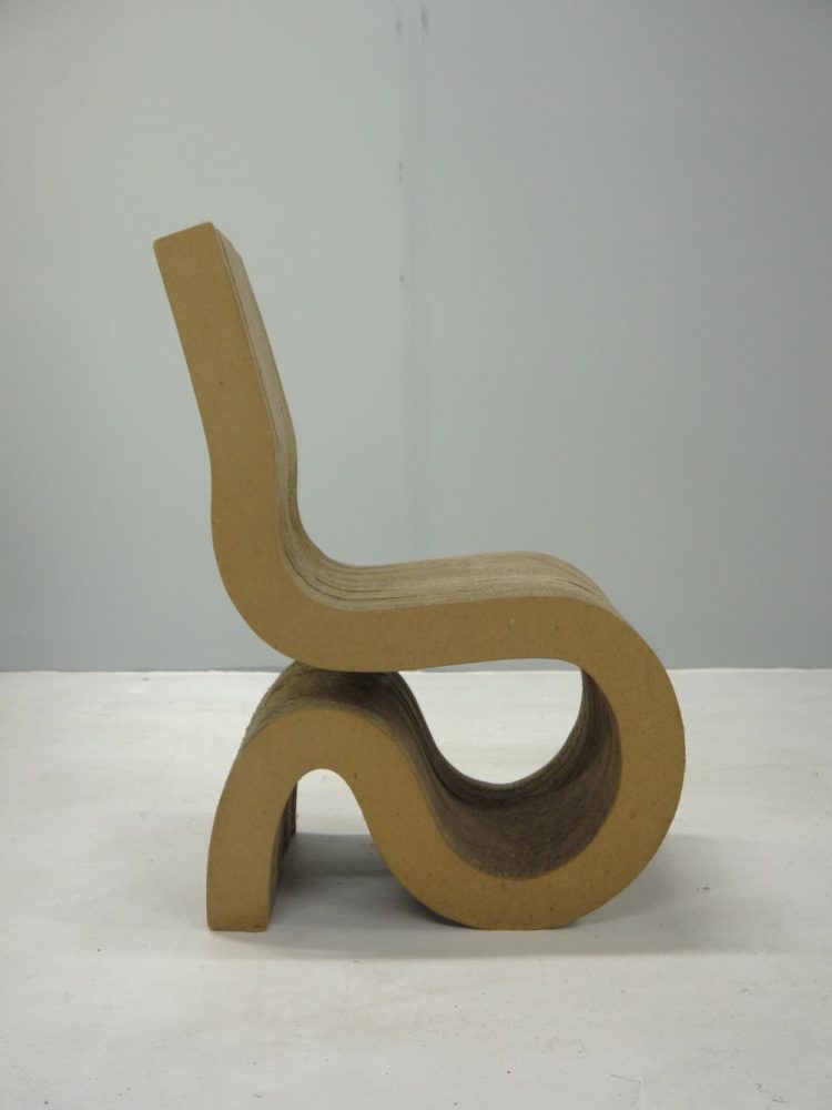 Frank Gehry – Cardboard Wiggle Chair
