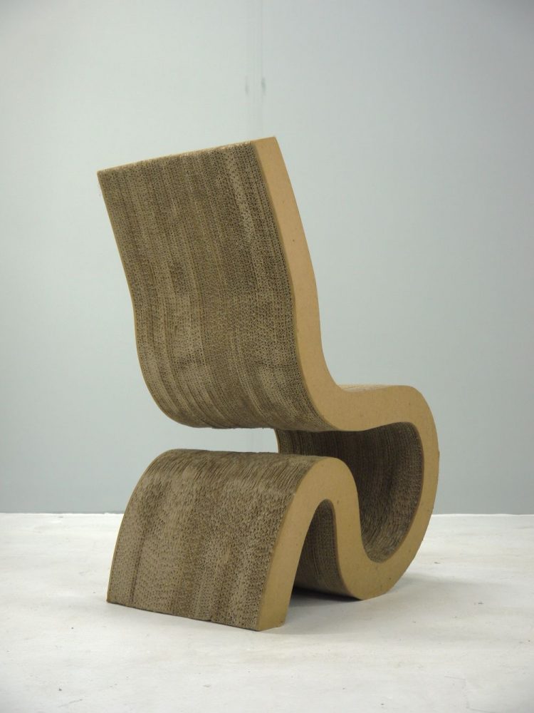 Frank Gehry – Cardboard Wiggle Chair