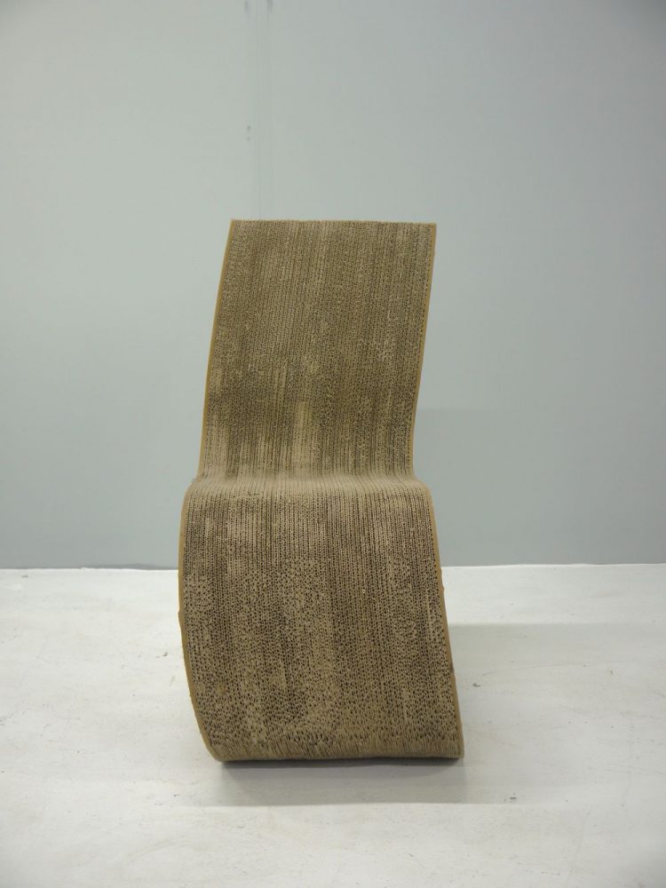 Frank Gehry – Cardboard Wiggle Chair