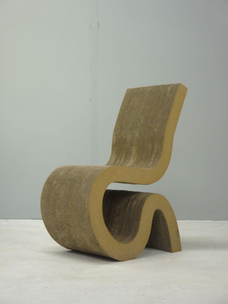 Frank Gehry – Cardboard Wiggle Chair