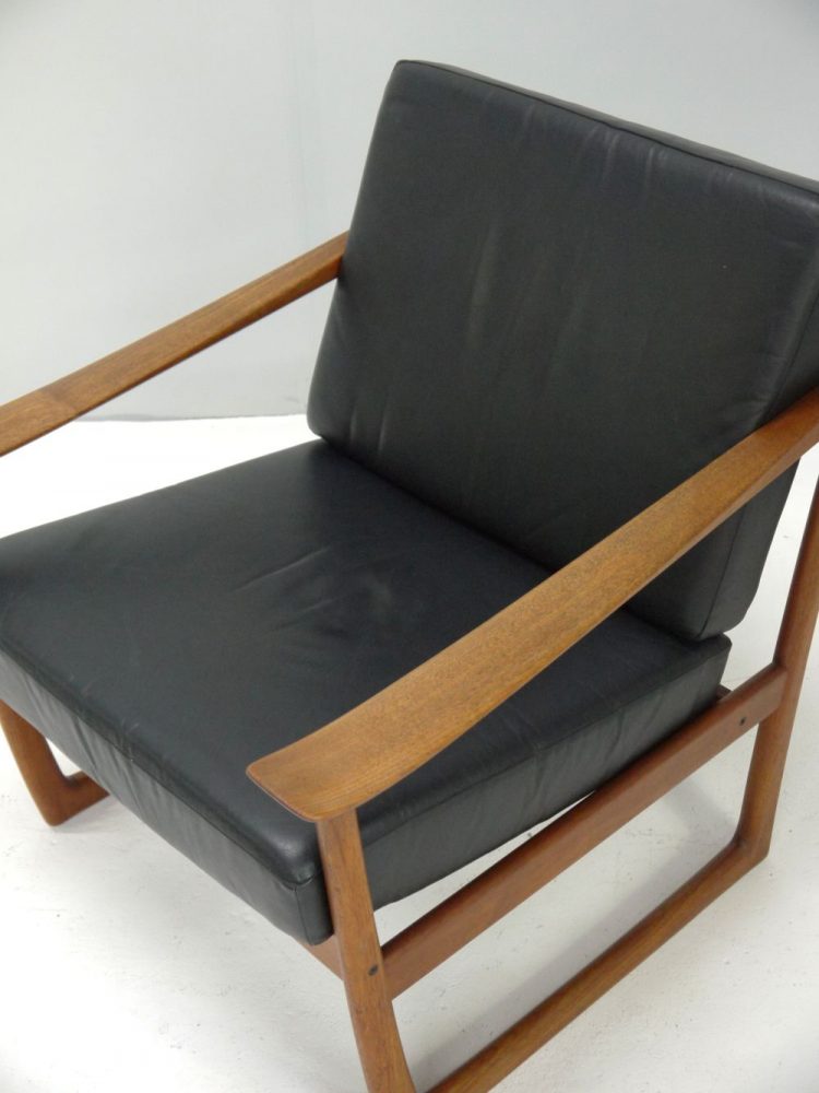 Peter Hvidt & Orla Molgaard – Teak Model 130 Armchair for France and Sons