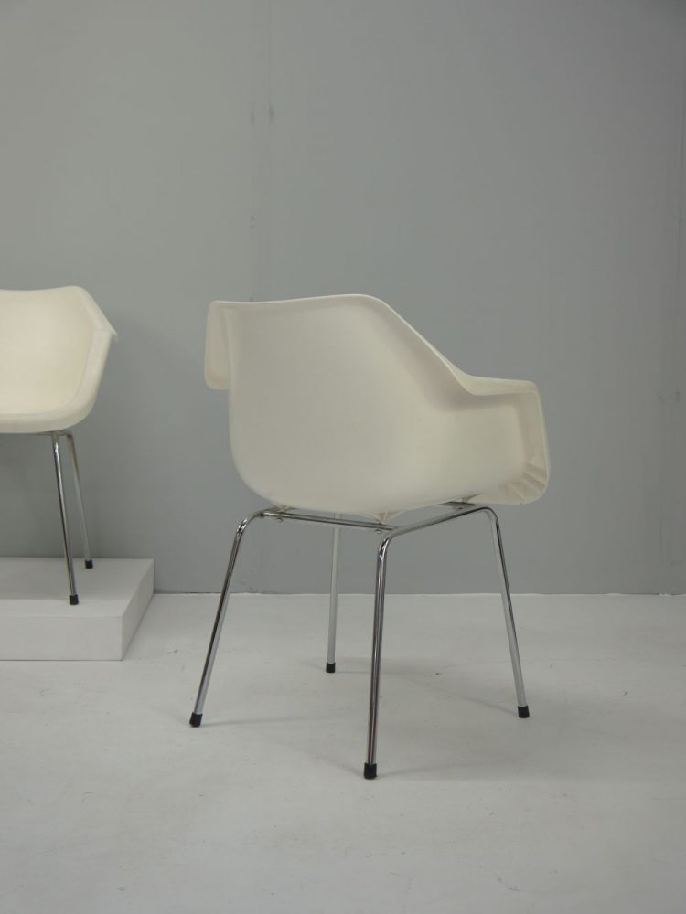 Robin Day – Armchair for Hille