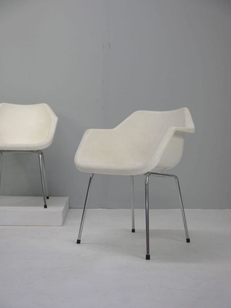 Robin Day – Armchair for Hille