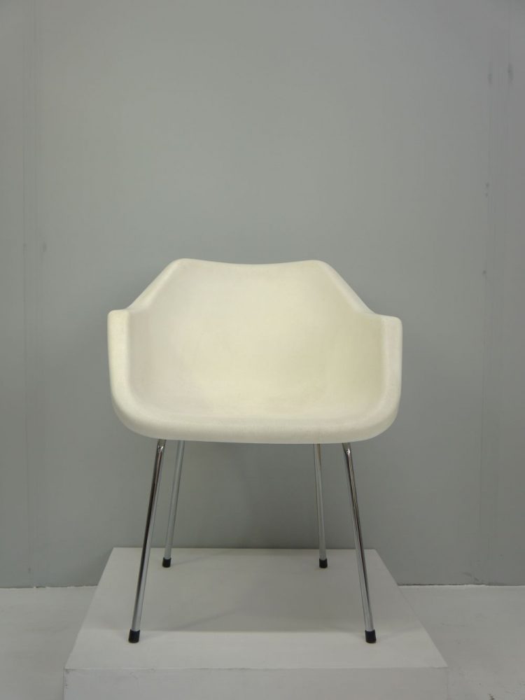 Robin Day – Armchair for Hille