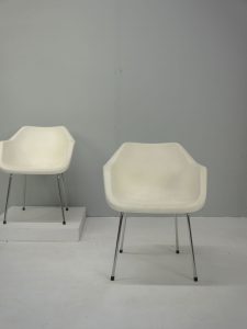 Robin Day – Armchair for Hille